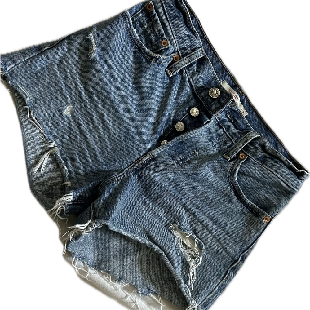LEVIS SHORTS - Picture 2 of 6